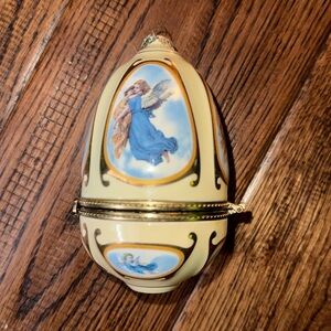 VTG Valerie Parr Hill Egg Trinket Music Box Ornament Porcelain Angels Heart